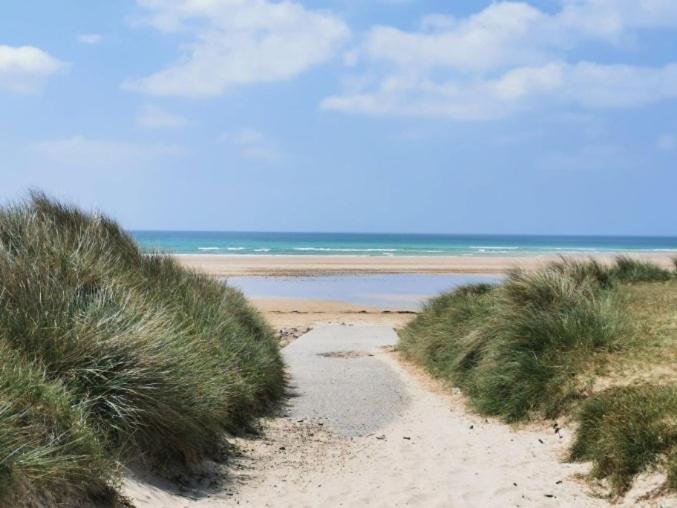 Camping Les Ronds Duval Face Aux Iles Anglo-Normandes Les Moitiers-d'Allonne Exterior foto